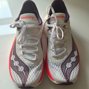 Saucony 8.5 endorphin pro sneakers